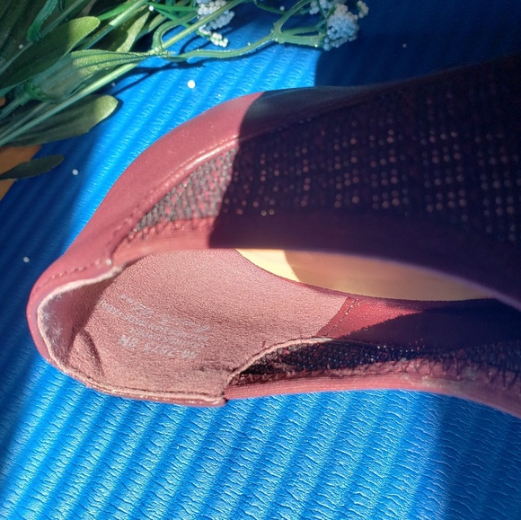 NIB Bella Vita burgundy Ninette peep toe heel    - Picture 6 of 8